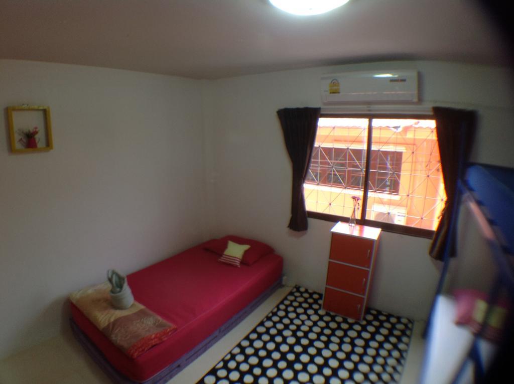 Green Leaf Guesthouse Krabi town Екстериор снимка