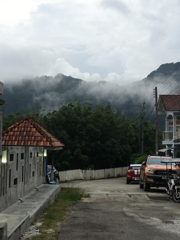 Green Leaf Guesthouse Krabi town Екстериор снимка